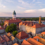 Widok na stare miasto w Kożuchowie z drona.